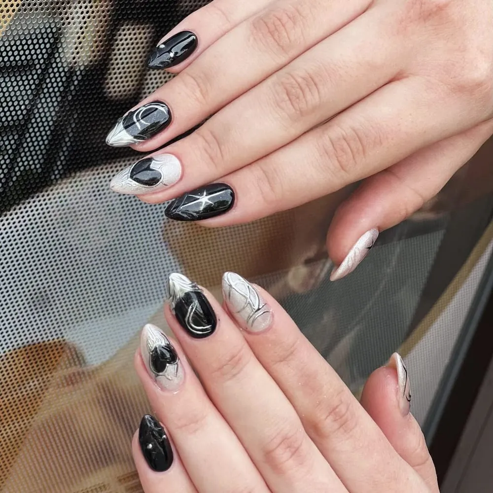 Schwarz-Silber Marmor-Design